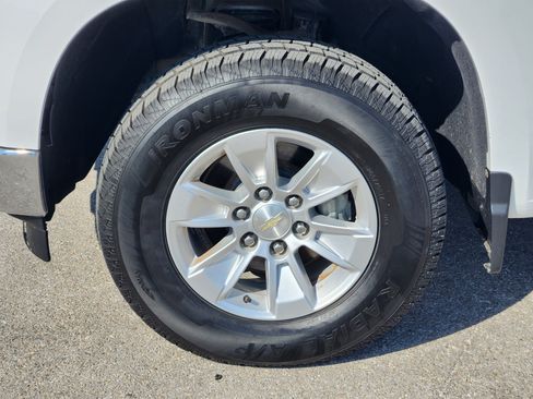 Used 2023 Chevrolet Silverado 1500 W/T w/ Trailering Package AWD/4WD image 10