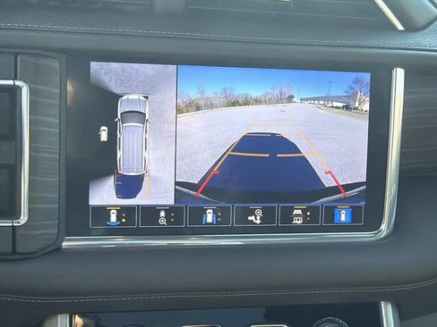 Used 2021 GMC Yukon Denali w/ Denali Premium Package image 36