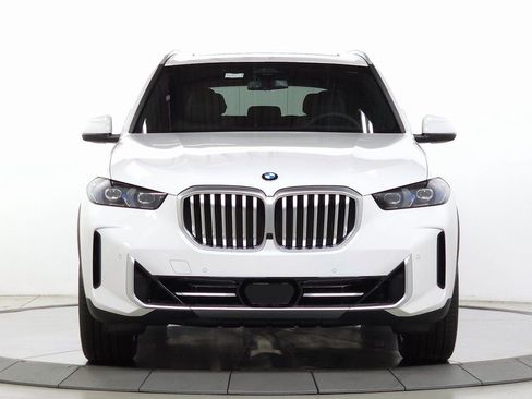 Used 2026 BMW X5 xDrive40i w/ Premium Package image 2