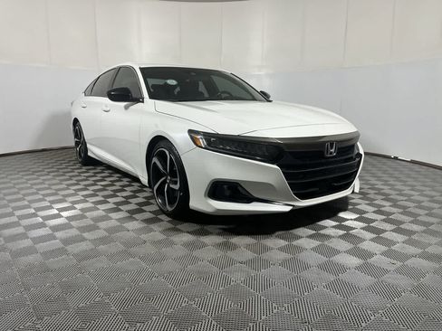 Used 2021 Honda Accord Sport image 2