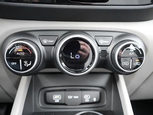 New 2026 Hyundai Venue SEL FWD image 33