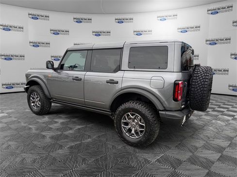 New 2025 Ford Bronco Badlands image 3