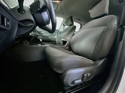 Used 2025 Hyundai Kona SEL FWD image 13