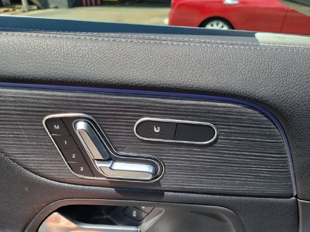 Used 2023 Mercedes-Benz GLA 250 4MATIC image 19