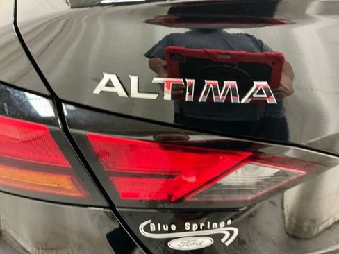 Used 2022 Nissan Altima 2.5 S FWD image 6
