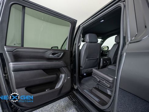 Used 2024 Chevrolet Suburban RST w/ Luxury Package AWD/4WD image 25