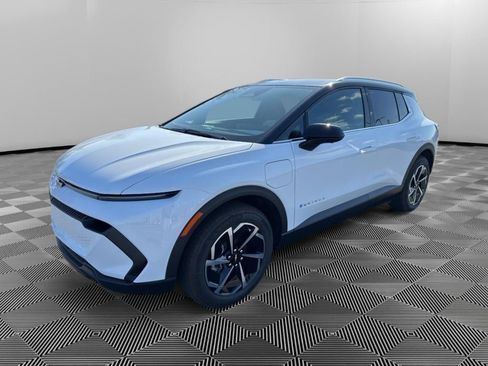 New 2026 Chevrolet Equinox EV LT image 3