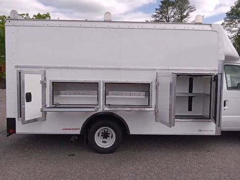 New 2026 Ford E-450 and Econoline 450 Super Duty w/ Power Equipment Group RWD image 28