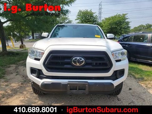 Used 2020 Toyota Tacoma SR AWD/4WD image 2