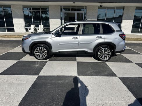 Used 2025 Subaru Forester Touring w/ Touring Package image 1