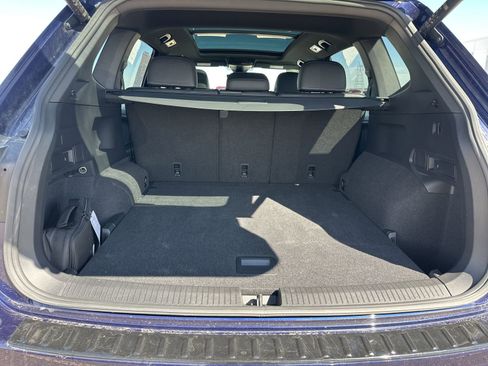 Used 2022 Volkswagen Tiguan SEL R-Line AWD/4WD image 28