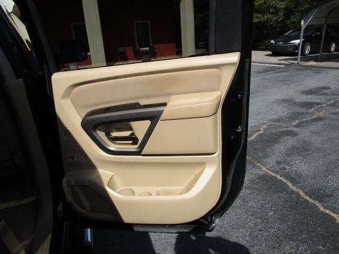 Used 2015 Nissan Titan SV image 26