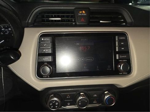 Used 2021 Nissan Versa SV FWD image 7