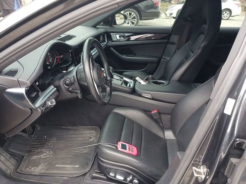 Used 2017 Porsche Panamera 4 image 4