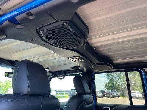 Used 2021 Jeep Gladiator Mojave AWD/4WD image 11