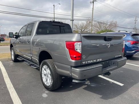 Used 2024 Nissan Titan SV w/ SV Convenience Package image 12