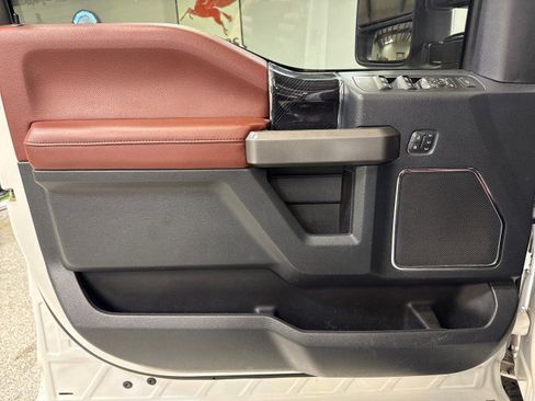 Used 2022 Ford F350 Platinum w/ FX4 Off-Road Package image 22