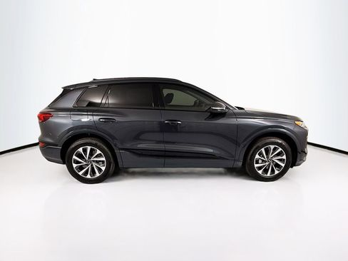 Used 2025 Audi Q6 e-tron Premium image 5