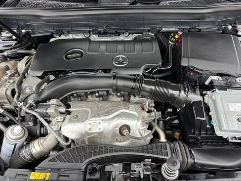 Used 2023 Mercedes-Benz GLB 250 4MATIC image 33