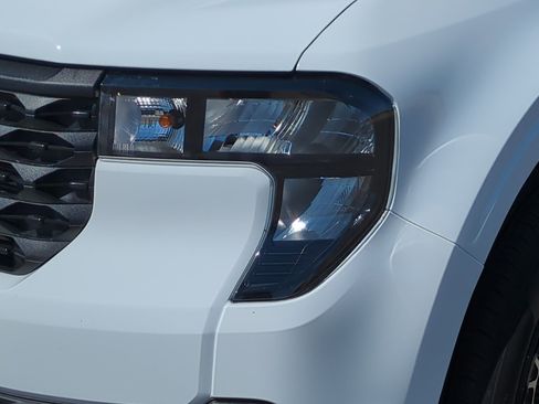 Used 2025 Ford Maverick XL w/ Equipment Group 101A image 10