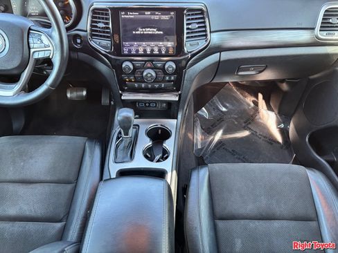 Used 2019 Jeep Grand Cherokee Altitude AWD/4WD image 16