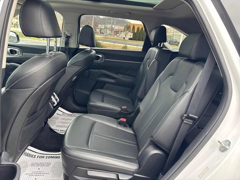 Used 2023 Kia Sorento SX image 28