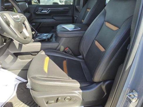 Used 2025 GMC Sierra 2500 AT4 w/ AT4 Premium Plus Package image 6