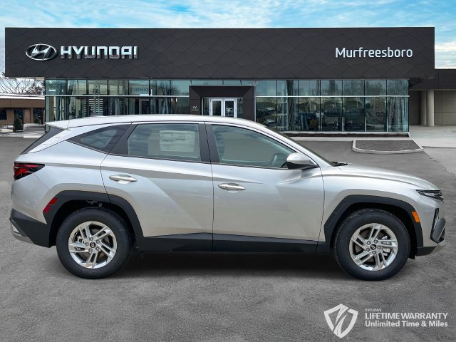New 2026 Hyundai Tucson SE w/ Tow & Go Package FWD image 4