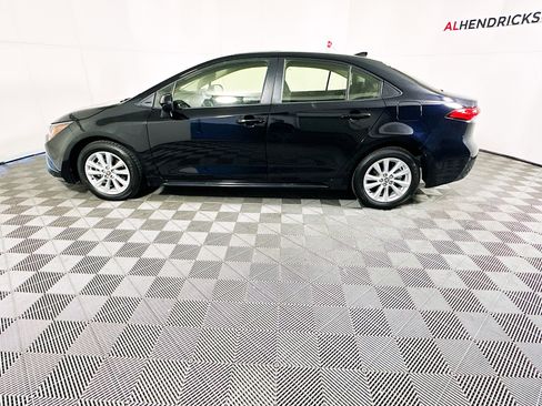 Used 2023 Toyota Corolla LE image 6