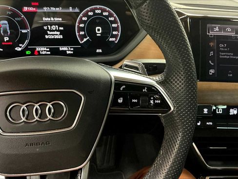 Used 2023 Audi e-tron GT Premium Plus image 21
