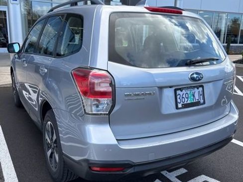 Used 2018 Subaru Forester 2.5i w/ Alloy Wheel Package image 8