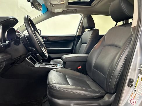 Used 2016 Subaru Outback 2.5i Limited AWD/4WD image 10