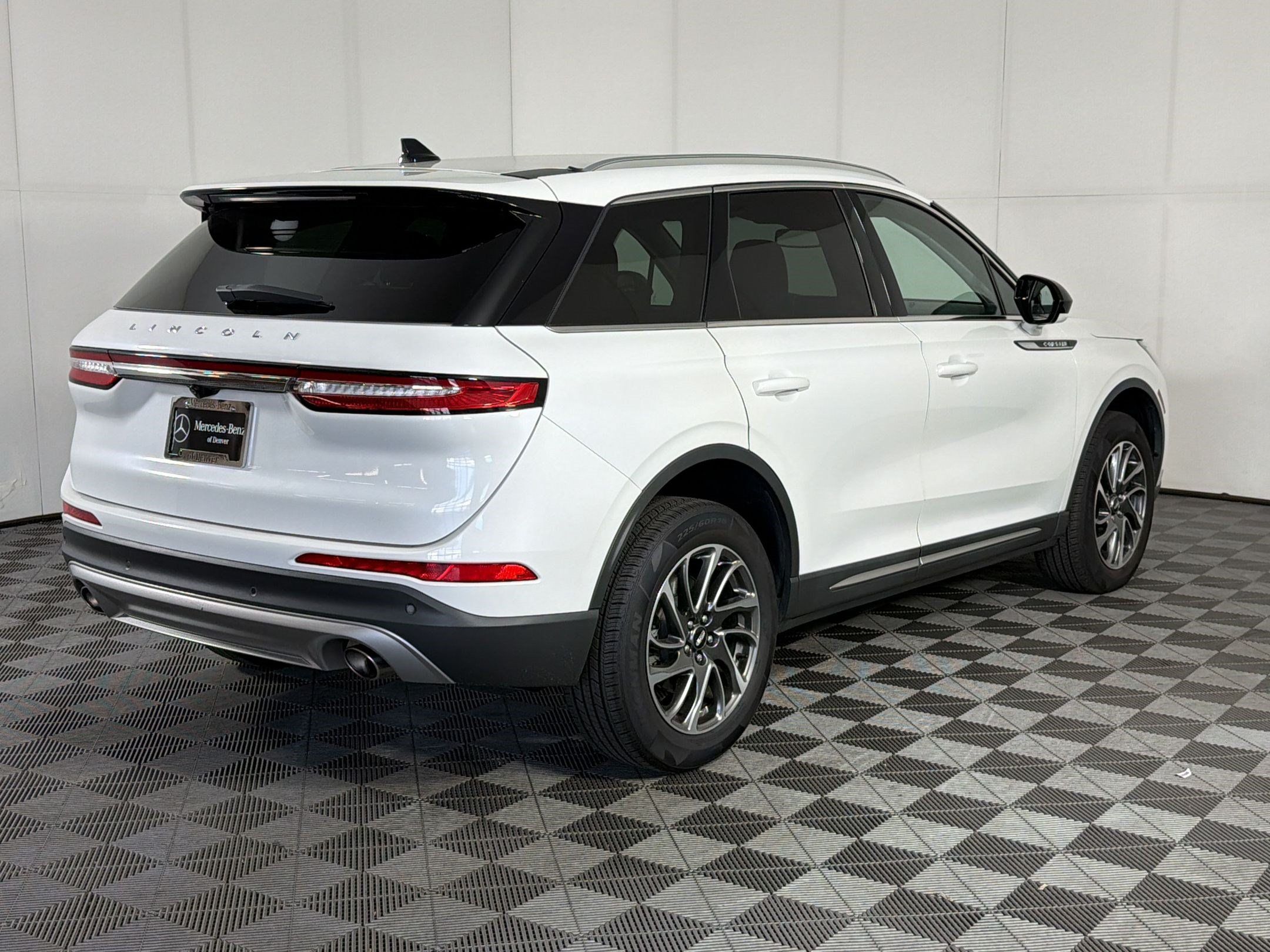 Used 2022 Lincoln Corsair AWD w/ Equipment Group 101A image 9