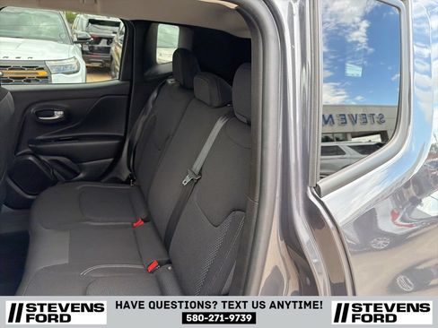 Used 2023 Jeep Renegade Altitude AWD/4WD image 31