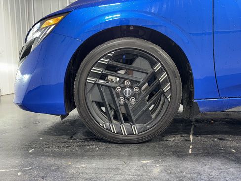 Used 2026 Nissan Sentra SR w/ Floor Mat Package FWD image 6