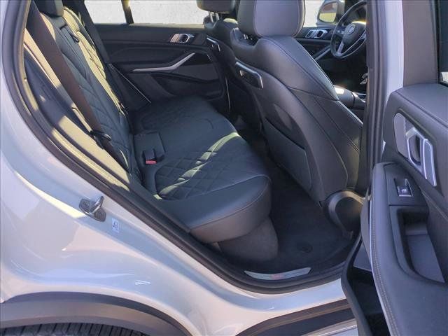 Used 2024 BMW X5 xDrive40i w/ Premium Package AWD/4WD image 22