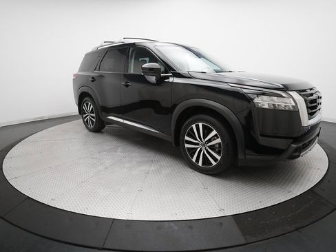 Certified 2024 Nissan Pathfinder Platinum w/ Cargo Package image 13