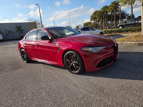 Used 2023 Alfa Romeo Giulia Quadrifoglio image 8
