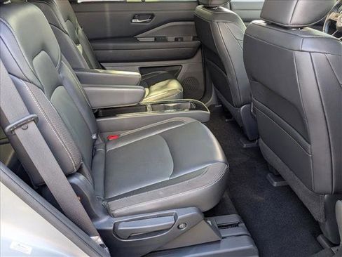 Certified 2022 Nissan Pathfinder SL w/ SL Premium Package FWD image 21