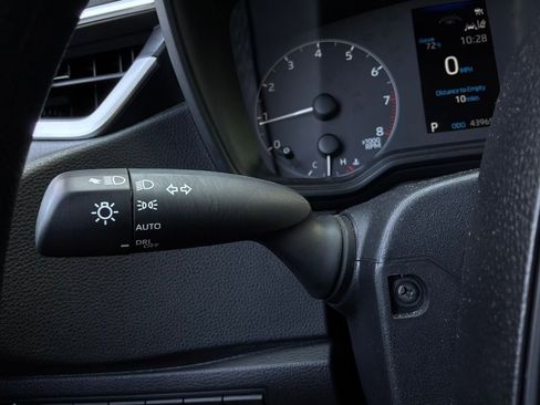 Used 2025 Toyota Corolla LE image 30