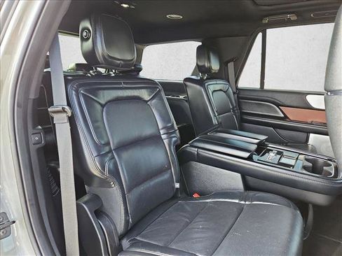 Used 2020 Lincoln Navigator Reserve w/ Luxury Package image 22
