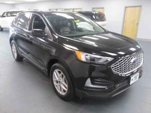 Used 2024 Ford Edge SEL AWD/4WD image 3
