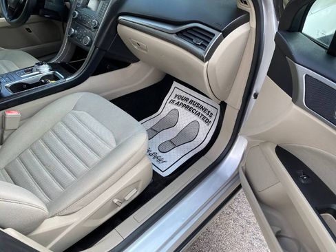 Used 2018 Ford Fusion SE image 9