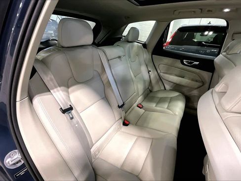 Used 2023 Volvo XC60 B5 Plus w/ Climate Package image 19