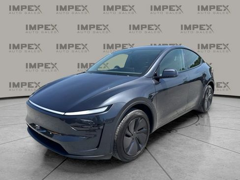 Used 2026 Tesla Model Y Long Range AWD/4WD image 1