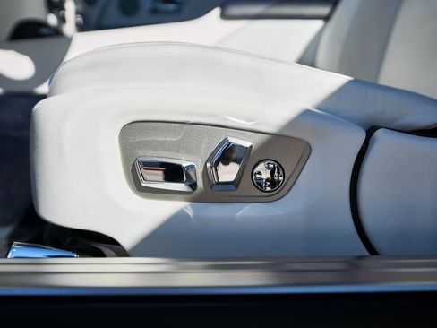 Used 2020 Rolls-Royce Wraith RWD image 34