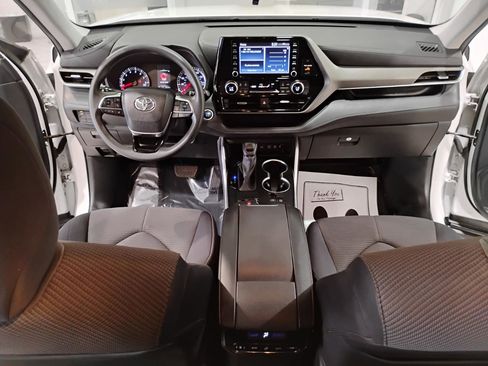 Used 2021 Toyota Highlander L image 48