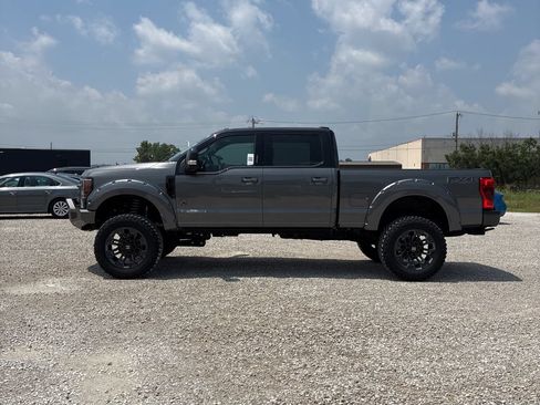 Used 2022 Ford F250 Lariat w/ Black Appearance Package AWD/4WD image 6
