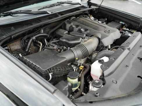 Used 2021 Toyota 4Runner SR5 RWD image 35