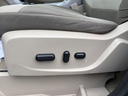 Used 2016 Ford Escape SE w/ Equipment Group 201A image 19